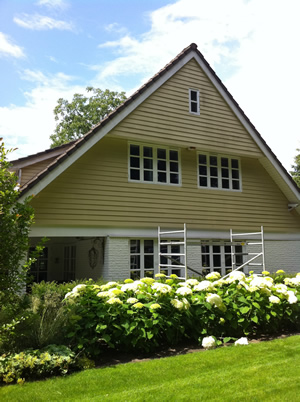 houtwerk afbranden, afkrabben en schuren